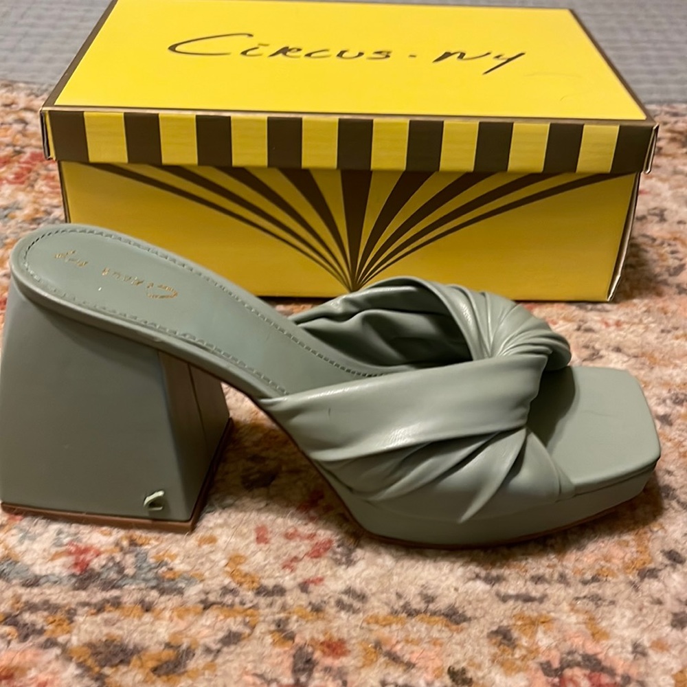 Marianna Sam Edelman Circus